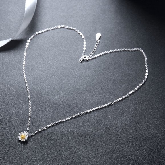 NWOT 925 Sterling Silver daisy W Gold Plated accent Adjustable flower Necklace - Picture 2 of 5
